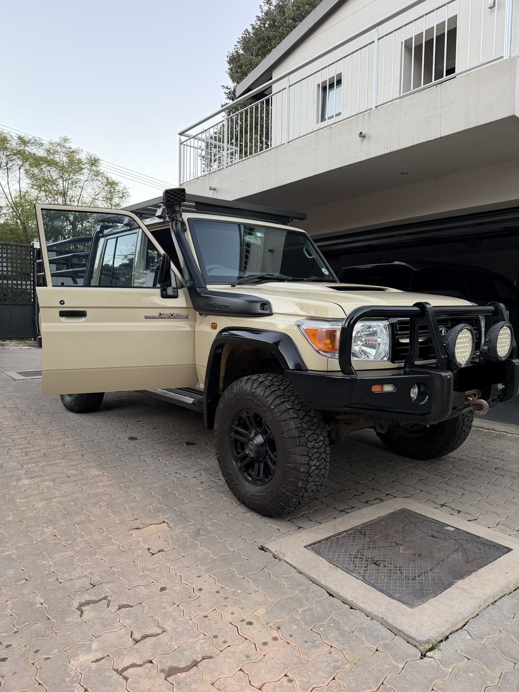 Land Cruiser