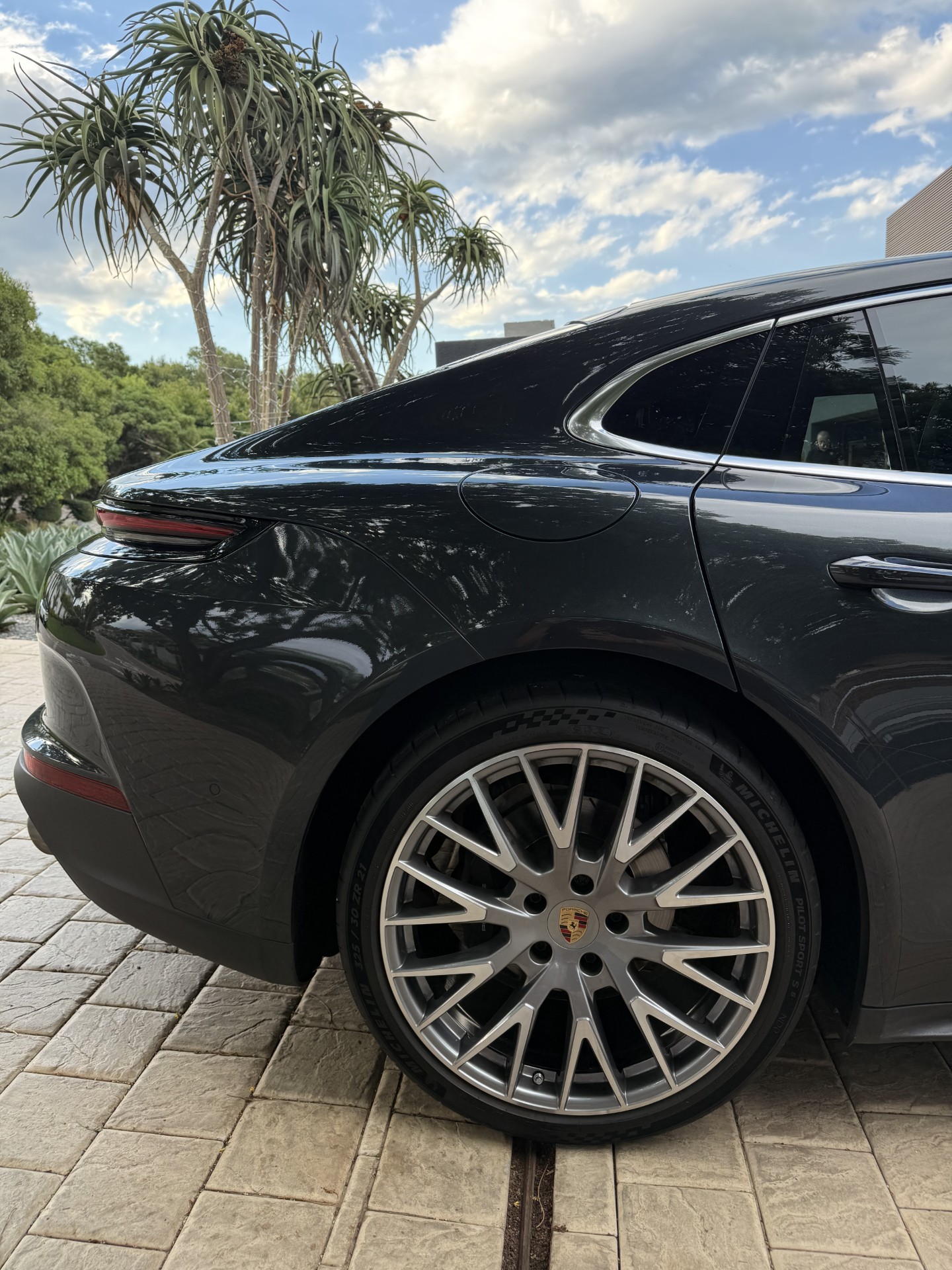 Porsche wheel